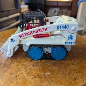 ST440 Toy Vehicle - White and Blue